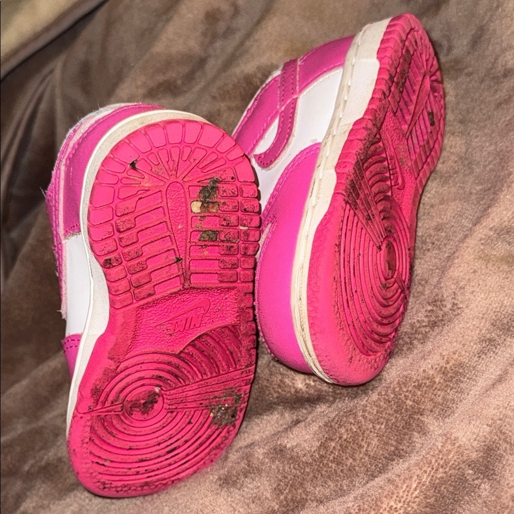 Nike Dunk Low
Baby/Toddler Sneakers in Pink and White 5C - Picture 9 of 9